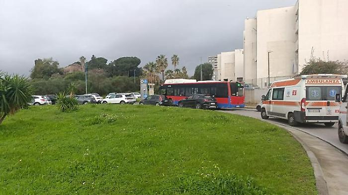 ingresso ospedale san marco, traffico in tilt