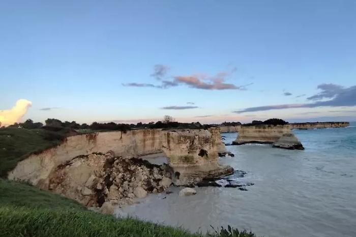 Crolla l'arco dei faraglioni di Sant'Andrea a Melendugno: il maltempo cancella un simbolo del Salento