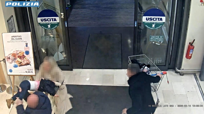 &laquo;Non pensi, lo fai e basta&raquo;: cos&igrave; un padre ha fermato un uomo che cercava di rapire la figlia di un anno e mezzo