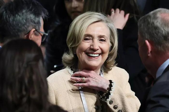 Hillary Clinton su file Epstein: &laquo;E' orribile ma non tutti i nomi sono coinvolti in reati&raquo;