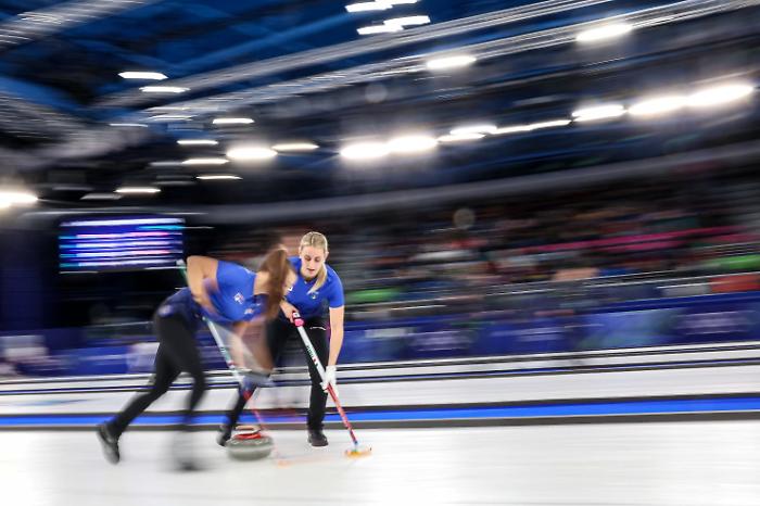 Milano-Cortina 2026, il curling femminile si sblocca: netto successo sugli Usa