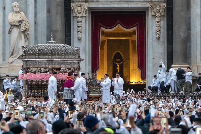 Festa di Sant'Agata, interviene anche l'ex presidente Marano: &laquo;Limitare la durata si pu&ograve;, non &egrave; tab&ugrave;&raquo;