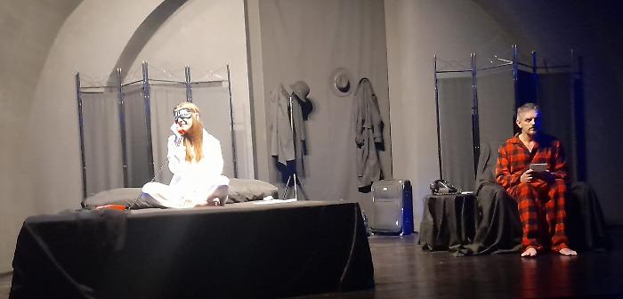 Attese al telefono: "Il filo" intreccia tre storie di amore e silenzio a Palermo