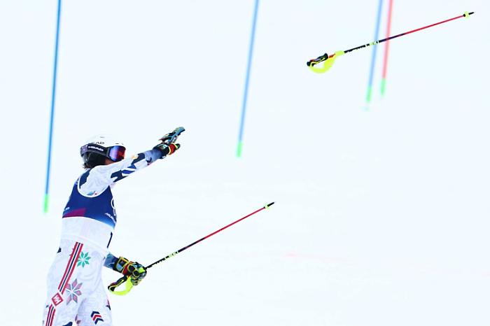 Dramma nello slalom olimpico: McGrath getta l'oro e si rifugia nei boschi dello Stelvio
