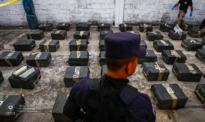 El Salvador, 6,6 tonnellate nascoste nei serbatoi: la caccia in alto mare che riscrive le regole del narcotraffico nel Pacifico