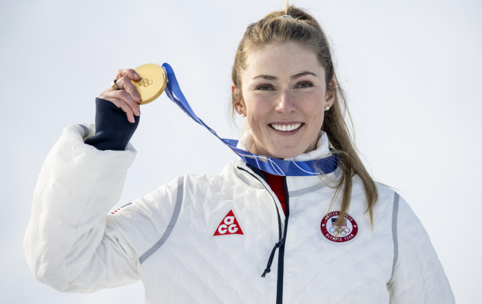 Mikaela Shiffrin spezza la maledizione olimpica: oro nello slalom alle Tofane