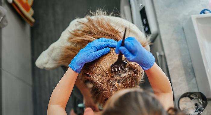 A Gela la parrucchiera-usuraia: in casa soldi contanti e libro mastro, arrestata 