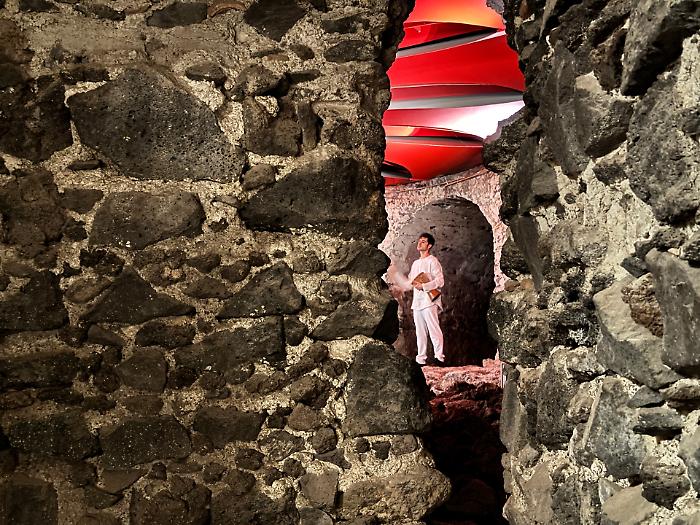 Ulisse all'inferno: l'Odissea itinerante nelle cantine del Monastero dei Benedettini