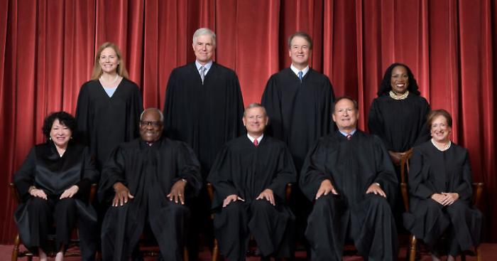 Tariffe, scacco alla Casa Bianca: la Corte Suprema stronca i dazi di Trump con un inedito fronte 6-3