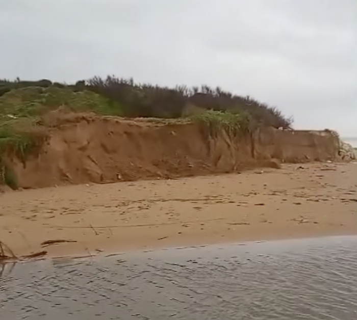 L'allarme del sindaco Aiello: "Kamarina scivola verso il mare, salvatela"