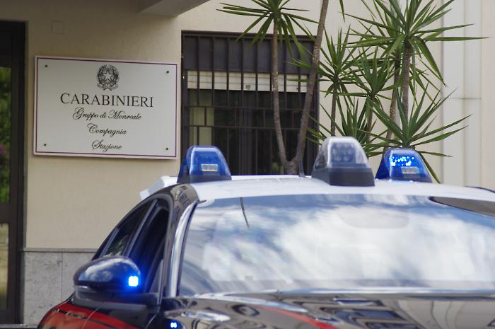 Caarnevale con reati, spuntano due coltelli di 20 e 30 centimetri