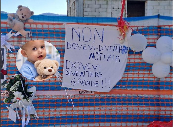 Cuore "pietrificato" e diario di perfusione mancante: indagini al Monaldi per la morte del piccolo Domenico