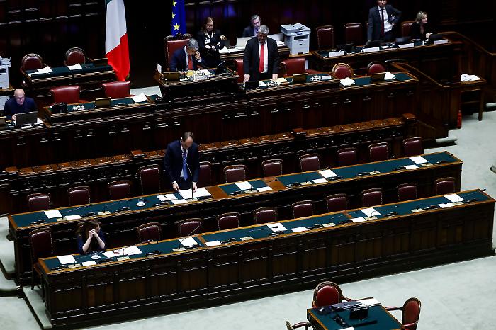 Milleproroghe al primo s&igrave;, ok governo a odg  su tassa pacchi