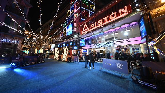 Dentro il &ldquo;voto che non si vede&rdquo;: stampa e televoto, l&rsquo;equilibrio che decide la gara 