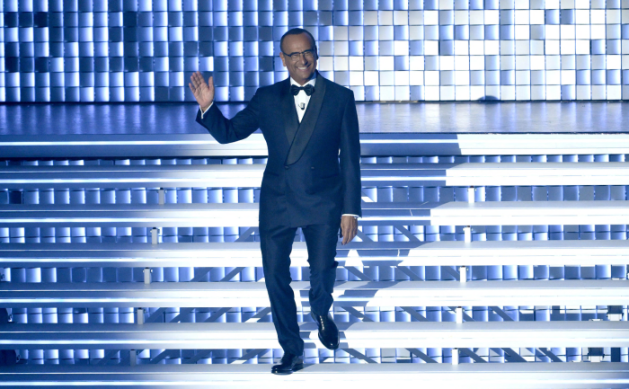 Sanremo 2026: in apertura l'omaggio a Pippo Baudo e il ritorno di Olly 