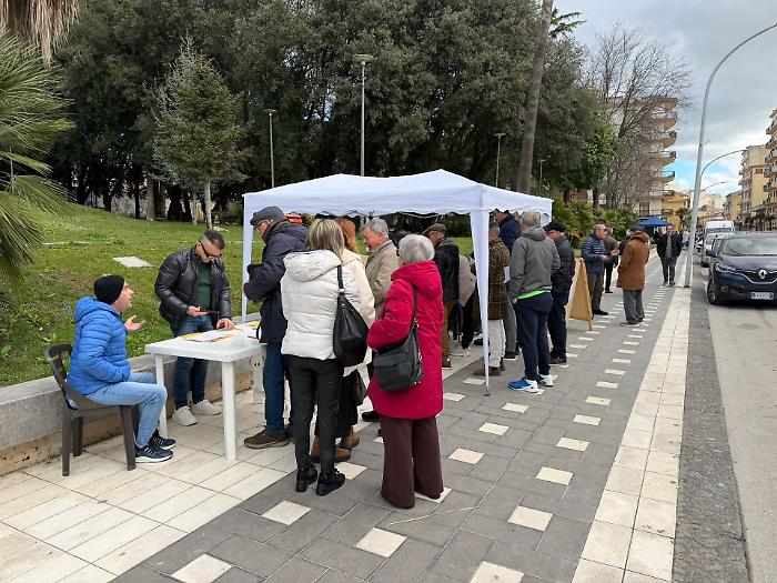 "Normalizzare il servizio idrico": avviate due due petizioni popolari, raccolte 4.000 firme