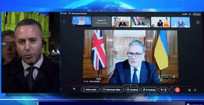 Sanremo, il blitz in diretta al Tg1 di Paolini: &laquo;Carlo Conti bisessuale&raquo;