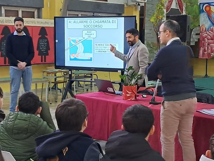 "Piccoli soccorritori" all'Istituto Agrigento Centro: l'Asp insegna le manovre del 118