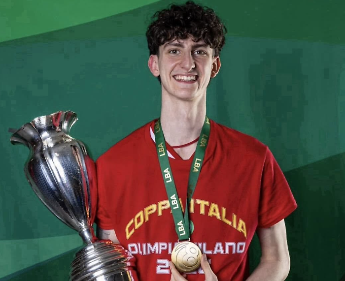 Il giovane comisano Mattia Ceccato sul tetto del basket nazionale