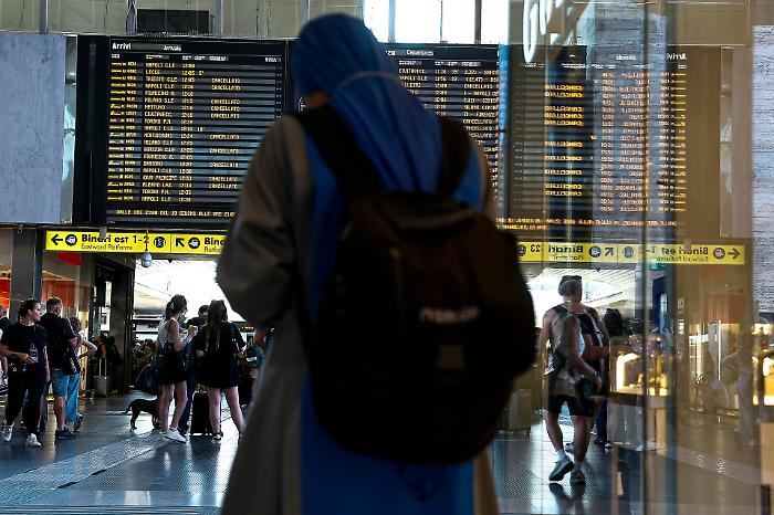 Aerei e treni, due giorni che mettono alla prova l&rsquo;Italia in viaggio