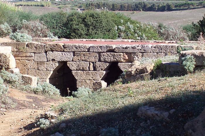 Domenica 1 marzo: visita gratuita alle mura di Selinunte e i loro passaggi segreti