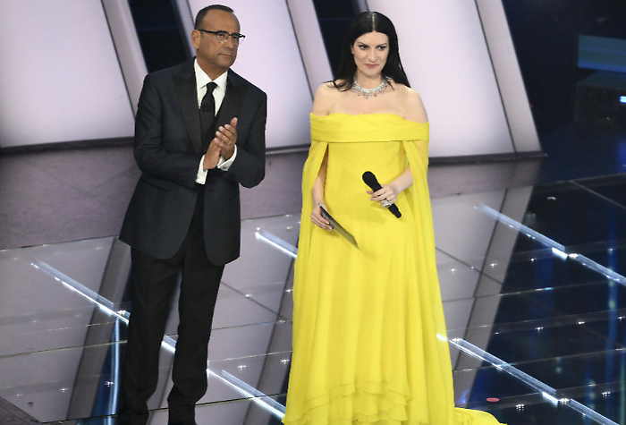 A Sanremo i messaggi contro il bullismo e la violenza sulle donne. Conti: &laquo;Quando una donna dice no, &egrave; no&raquo;