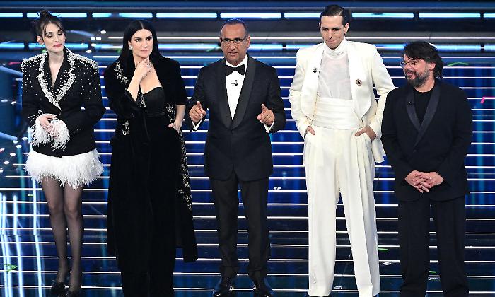 Sanremo 2026, Tommaso Paradiso guida la top 5 della seconda serata tra i balletti di Lillo e l'omaggio a Vanoni