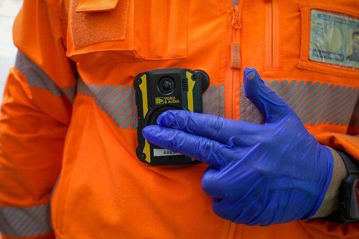 Catania, bodycam sui camici e divise a tutela di operatori e pazienti 