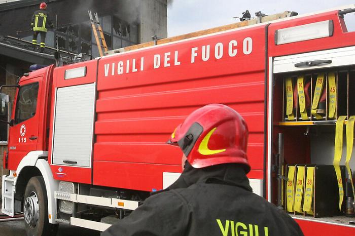 87 anni di fiamma, coraggio e servizio: l&rsquo;Italia celebra i vigili del fuoco