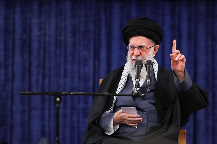 Usa e Israele mettono a ferro e fuoco l'Iran: pioggia di missili su Teheran e ritorsione degli Ayatollah, mistero sulla sorte di Al&igrave; Khamenei