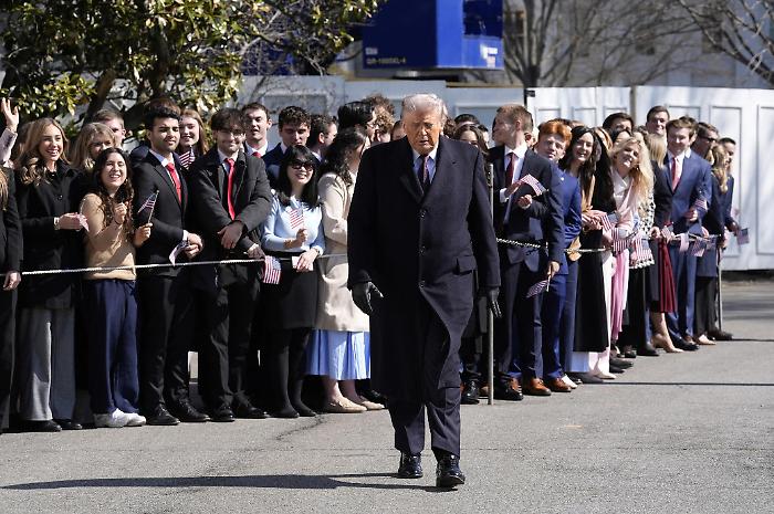 L'annuncio diTrump su Truth: &laquo;Difendiamo gli americani, l'Iran non avr&agrave; armi nucleari&raquo;