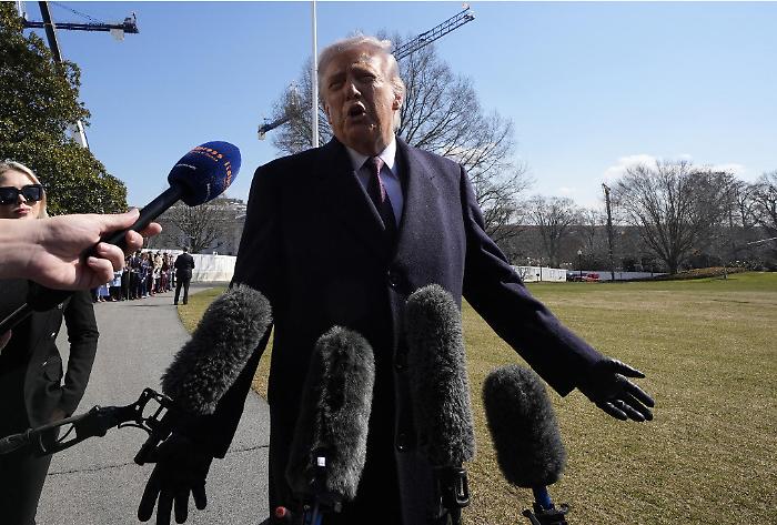 Trump sull'attacco all'Iran: "Voglio la libert&agrave; per il popolo iraniano"