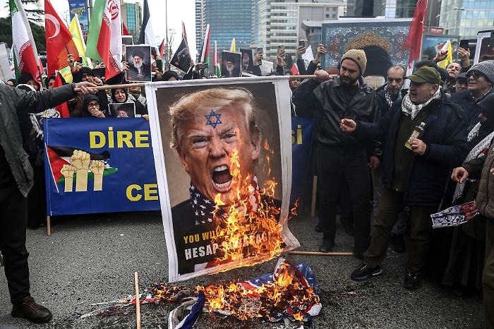 L'Europa stretta tra la furia di Trump e la vendetta iraniana: vertice d'emergenza e portaerei nel Mediterraneo