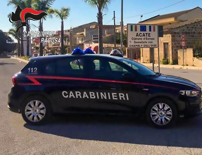 Acate, viola i domiciliari e gira in scooter senza patente: 32enne torna in carcere