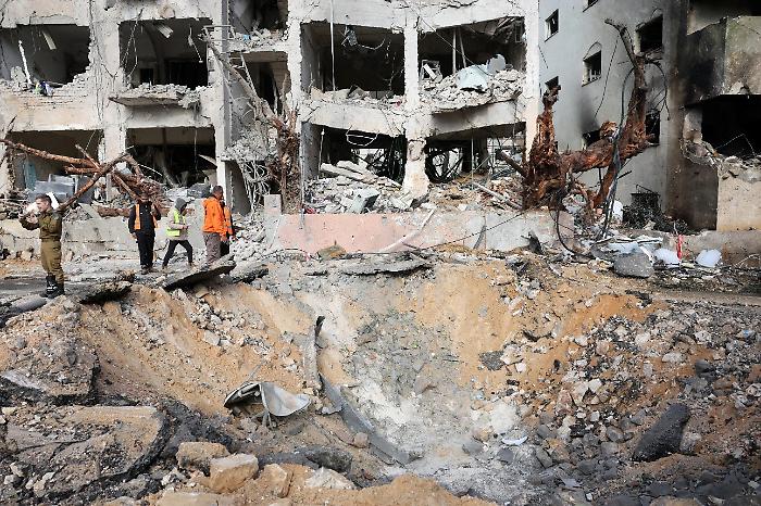 Vertici d'urgenza in Europa e Paesi del Golfo. L'Ue: &laquo;Si apre strada per un un Iran diverso&raquo;