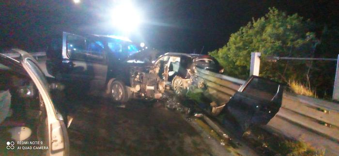 Paura sulla Statale 115: groviglio di lamiere e 6 persone in ospedale dopo la serata di festa