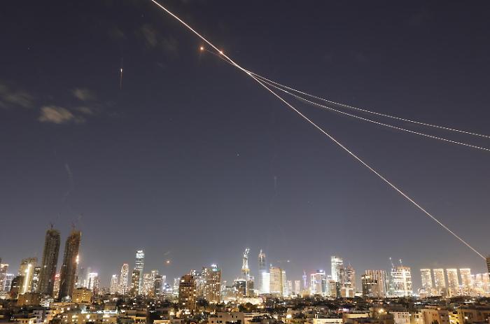 Usa e Israele attaccano l'Iran, Khamenei ucciso dalle bombe, la ritorsione dei pasdaran: cronaca di una giornata di terrore