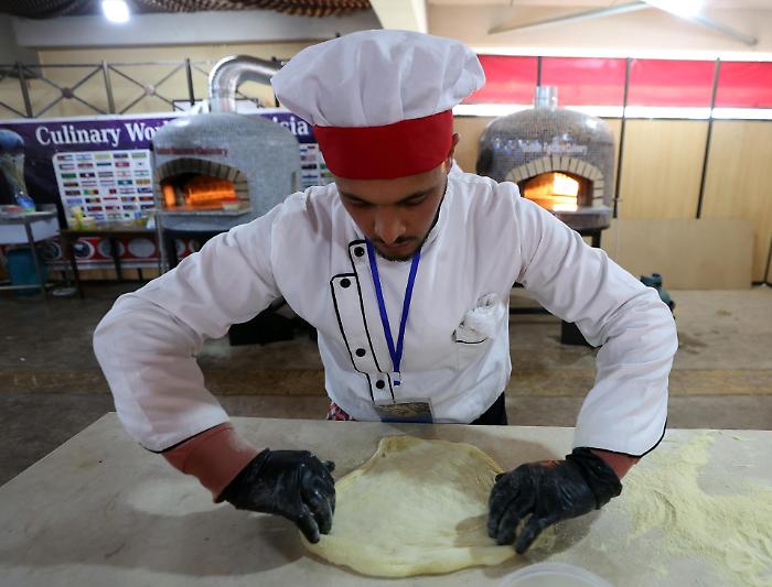 La pizza alla Carbonara: un'eresia gastronomica o un'evoluzione della tradizione?
