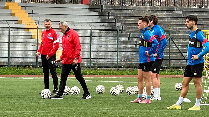 Il Catania gioved&igrave; a Benevento con 1.400 tifosi al seguito: in esclusiva il video dell'allenamento dei rossazzurri