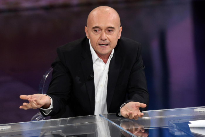 Alfonso Signorini lascia "Chi": &laquo;Corona non c'entra. Non &egrave; questo il momento di spiegare&raquo;