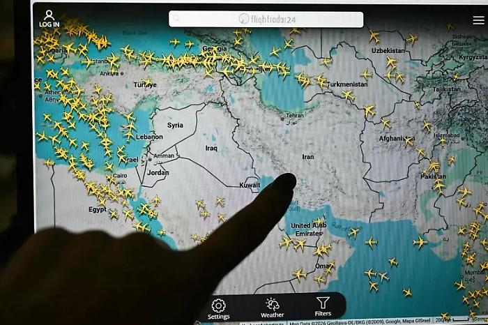 Caos nei cieli: Medio Oriente blindato, guida su come cambiare volo o chiedere il rimborso