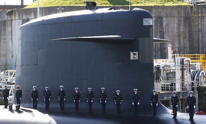 Le armi nucleari francese in otto Paesi Ue, Macron: &laquo;Per essere liberi dobbiamo essere temuti&raquo;