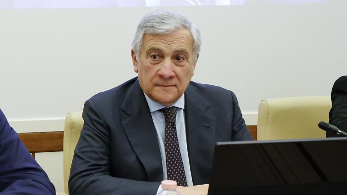 Rientro italiani dal Golfo, Tajani attiva i charter: stasera il primo volo a Fiumicino