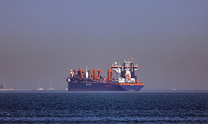 Stretto di Hormuz a rischio per le minacce iraniane, la mossa di Trump che schiera la Marina per scortare le petroliere