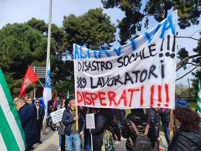 Ex Almaviva ai ferri corti con la Regione: "Non ci si nasconda pi&ugrave;"