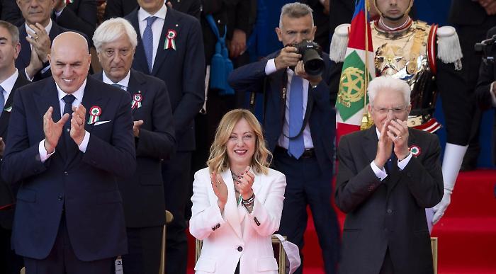 Crosetto e Meloni da Mattarella: &laquo;E' la crisi pi&ugrave; grave da decenni&raquo;. L'Italia pronta ad aiutare gli alleati del Golfo 