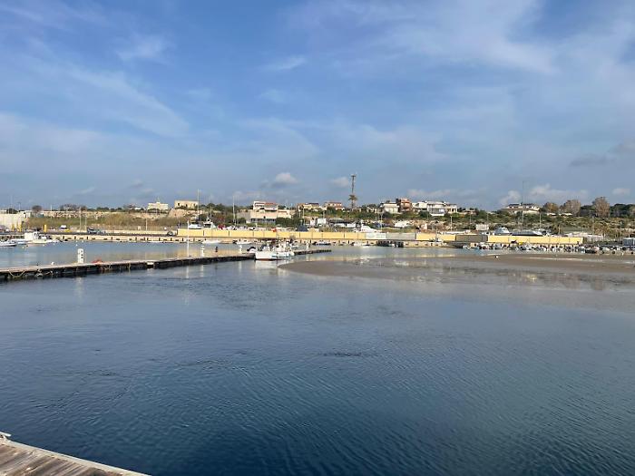 Pozzallo, dragaggio del porto piccolo fermo al palo. La protesta del sindaco