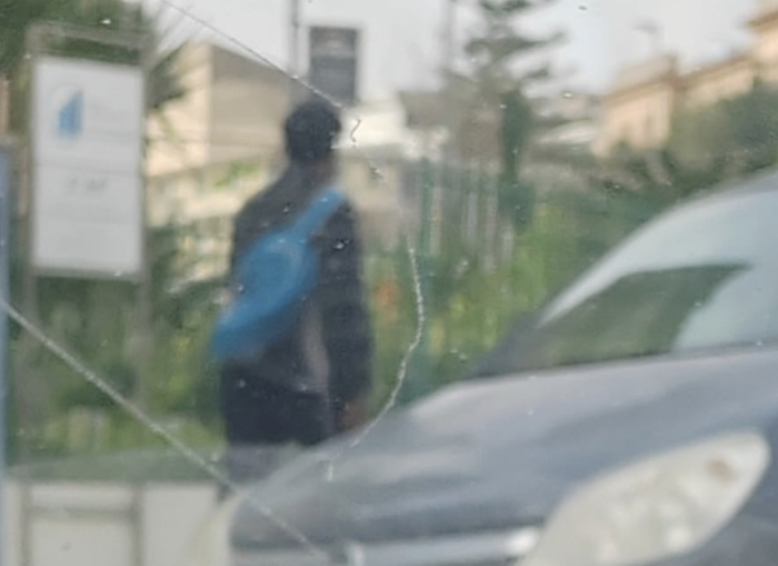 Processato il bangladese che brandiva il coltello da cucina per le vie di Ragusa