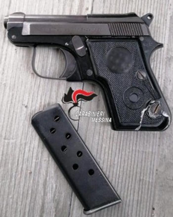 Pistola con matricola abrasa nel garage: arrestato 51enne di Brolo