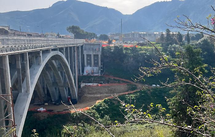 Raddoppio del ponte Corleone, sopralluogo del sindaco Lagalla: via al montaggio della nuova campata, obiettivo raddoppio entro il 2026